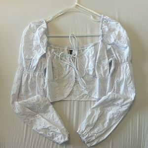 Balloon- sleeved crop blouse